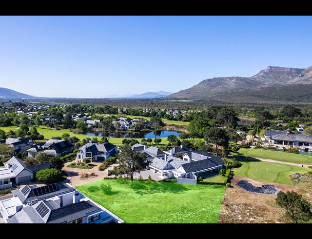 1,386M² VACANT LAND FOR SALE IN PEARL VALLEY GOLF & COUNTRY ESTATE